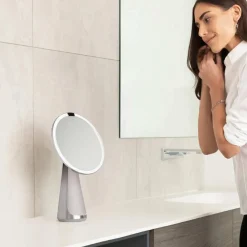 Simplehuman sminkespeil med lys, sensor og høyttaler