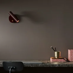 Slender vegglampe