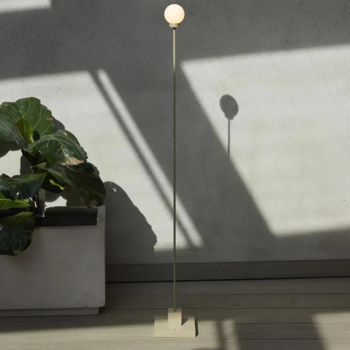 Snowball portable gulvlampe