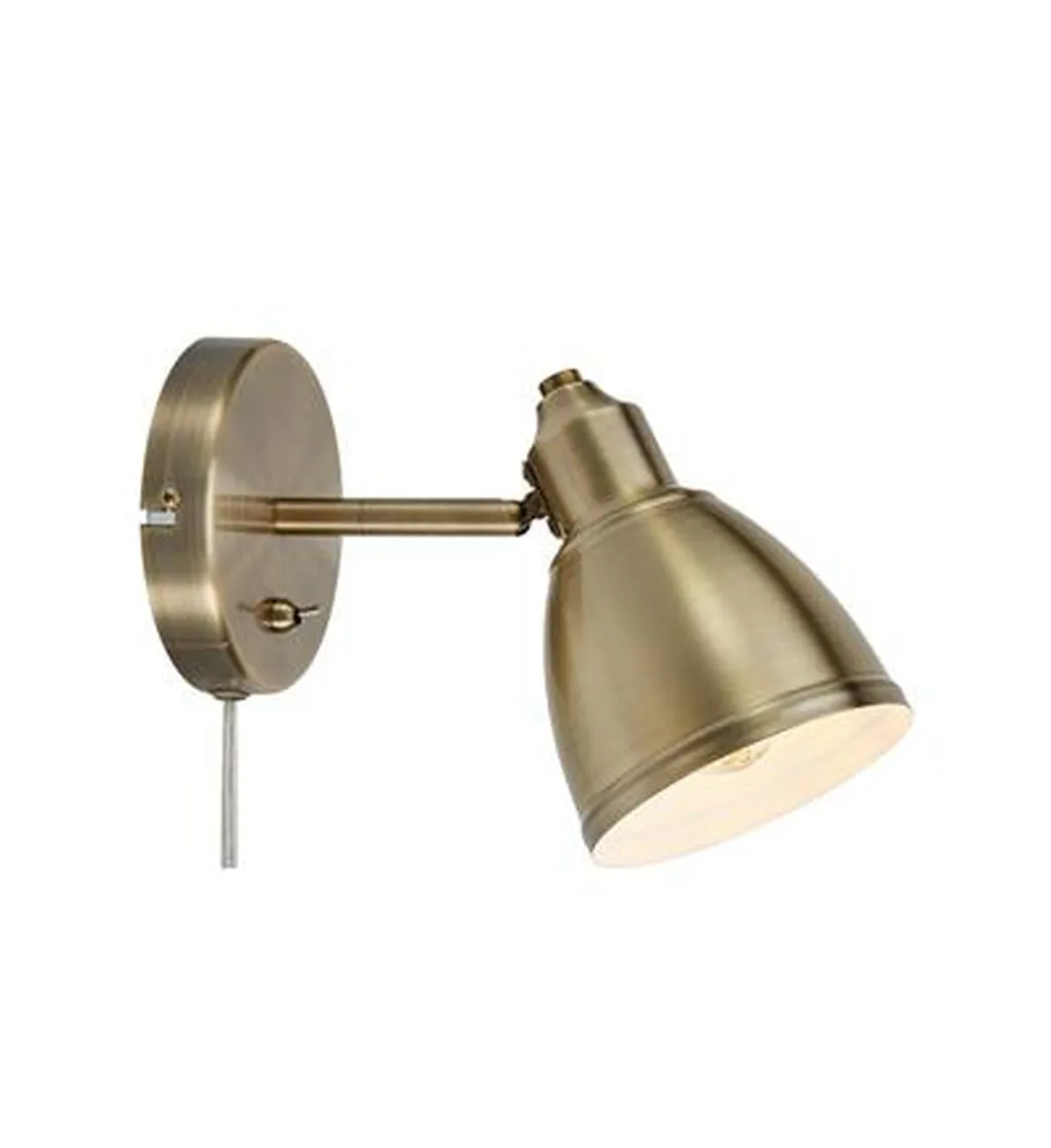 Story vegglampe