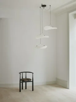 Tense chandelier