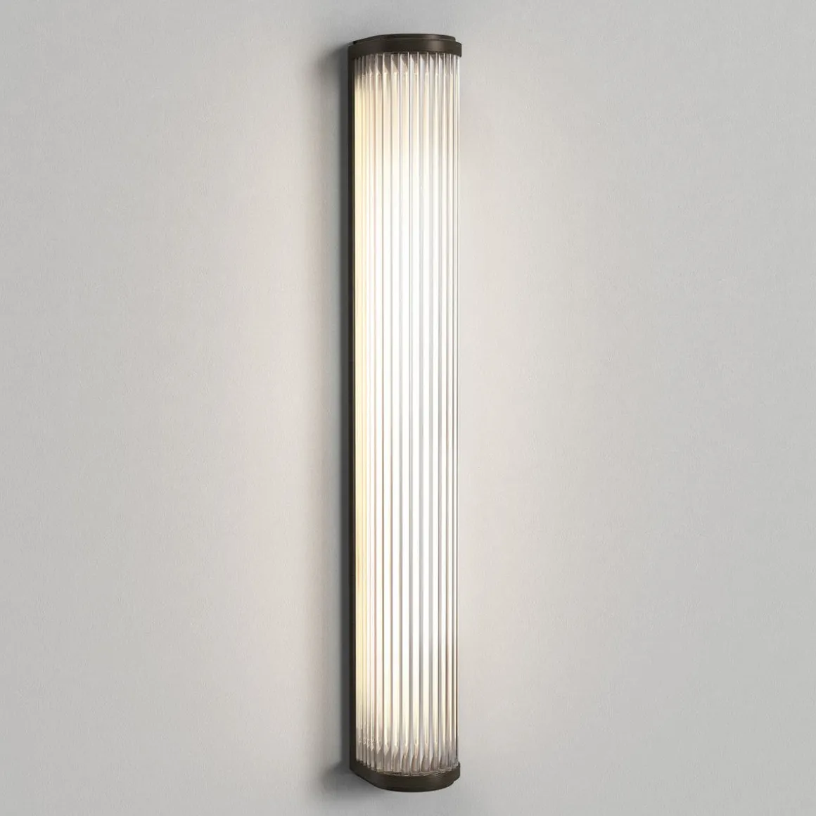 Versailles 600 vegglampe 25W IP44 3000 kelvin - Matt Gullfarget