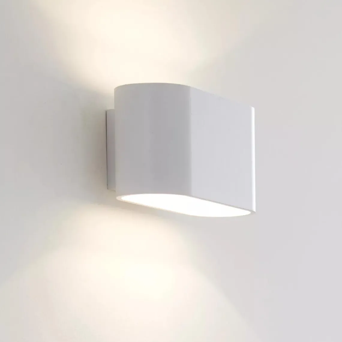 Xera oval vegglampe opp/ned lys